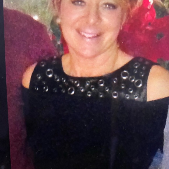 Venus black open shoulder top - Picture 11 of 11